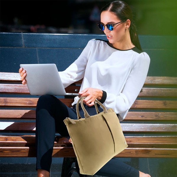 Bolso Notebook Para Damas Amalfi- 15.6- 1680D Nylon- Negro (KLB-450BK)