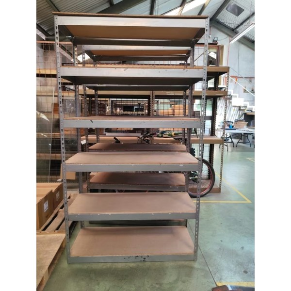 RACK DE FIERRO CON RESISTENCIA 500KG BASE REPISAS DE MADERA USADO